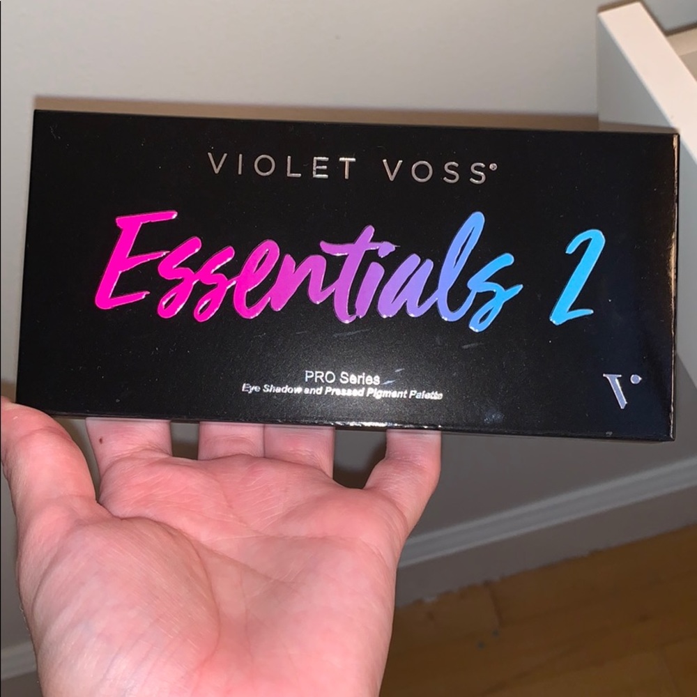 eye shadow pallet. brand new never opened